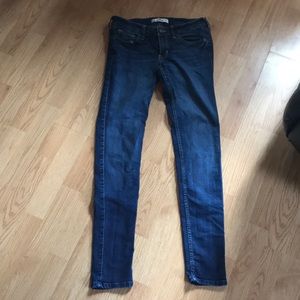 Hollister Jeans 3R W 26 L 31 (Juniors)